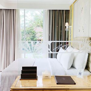 Corner Suite